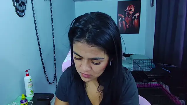 Snapshot of Hannah-grace chatting on February 19, 2025, 12:11 pm Hannah-grace online show from February 19, 2025, 12:11 pm