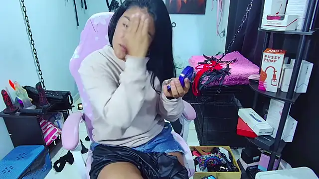 Snapshot of Hannah-grace chatting on March 14, 2025, 4:09 pm Hannah-grace online show from March 14, 2025, 4:09 pm