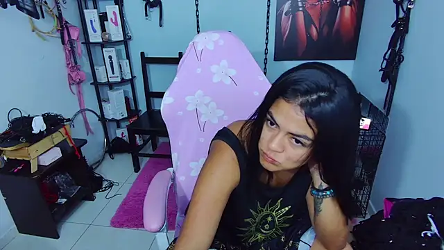 Snapshot of Hannah-grace chatting on September 23, 2025, 1:30 am Hannah-grace online show from September 23, 2025, 1:30 am