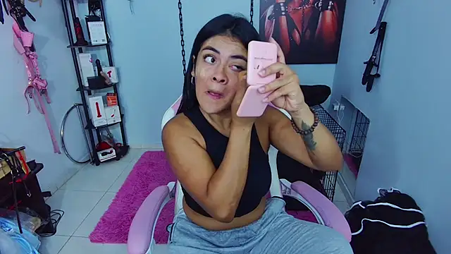 Snapshot of Hannah-grace chatting on October 6, 2025, 2:03 pm Hannah-grace online show from October 6, 2025, 2:03 pm