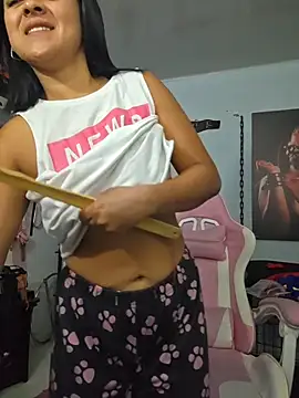 Snapshot of Hannah-grace chatting on November 1, 2025, 9:33 am Hannah-grace online show from November 1, 2025, 9:33 am