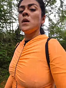 Snapshot of Hannah-grace chatting on November 7, 2025, 11:54 am Hannah-grace online show from November 7, 2025, 11:54 am