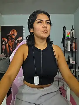 Snapshot of Hannah-grace chatting on November 10, 2025, 1:21 pm Hannah-grace online show from November 10, 2025, 1:21 pm