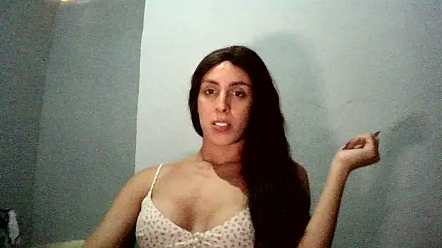 Snapshot of AlexiaDuucan chatting on January 24, 2025, 4:49 pm AlexiaDuucan online show from January 24, 2025, 4:49 pm