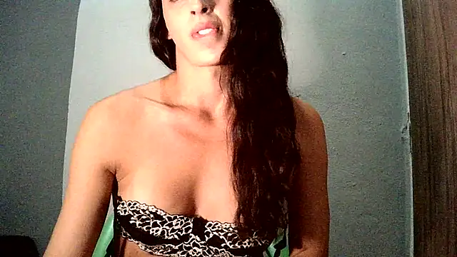 Snapshot of AlexiaDuucan chatting on February 1, 2025, 1:09 pm AlexiaDuucan online show from February 1, 2025, 1:09 pm