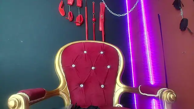 Snapshot of amy-mistress chatting on December 6, 2024, 9:35 pm amy-mistress online show from December 6, 2024, 9:35 pm