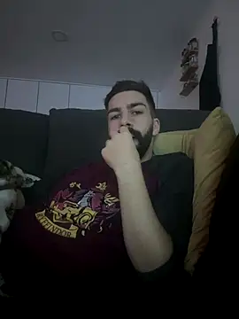 Snapshot of kinkyguy04 chatting on December 21, 2025, 2:24 pm kinkyguy04 online show from December 21, 2025, 2:24 pm