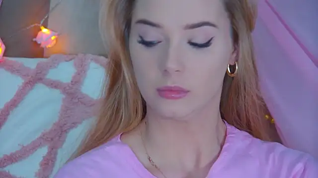 Snapshot of GentleRossi chatting on January 18, 2025, 3:16 pm GentleRossi online show from January 18, 2025, 3:16 pm