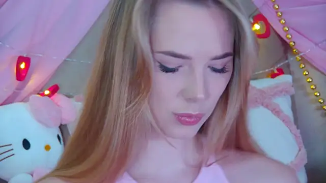 Snapshot of GentleRossi chatting on February 11, 2025, 4:13 pm GentleRossi online show from February 11, 2025, 4:13 pm