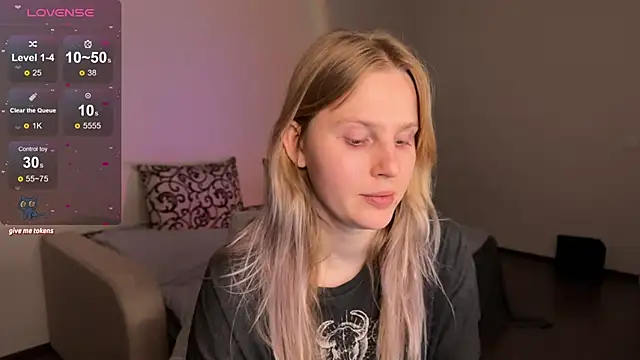 Snapshot of Chanel_Gill chatting on March 2, 2025, 5:58 pm Chanel Gill online show from March 2, 2025, 5:58 pm