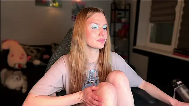 Snapshot of Chanel_Gill chatting on December 22, 2025, 5:32 pm Chanel Gill online show from December 22, 2025, 5:32 pm