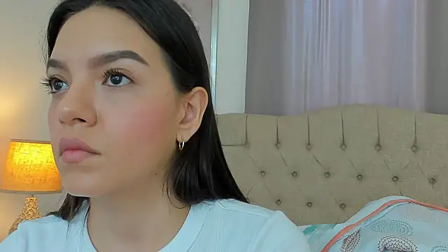 Snapshot of Beautyari_ chatting on June 1, 2026, 12:51 pm Beautyari online show from June 1, 2026, 12:51 pm