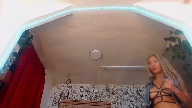 hornytsblonde online show from January 21, 2025, 2:26 pm