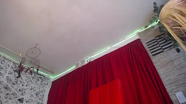 hornytsblonde online show from February 11, 2026, 1:27 pm