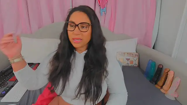 MeghanXO online show from February 1, 2025, 2:02 pm