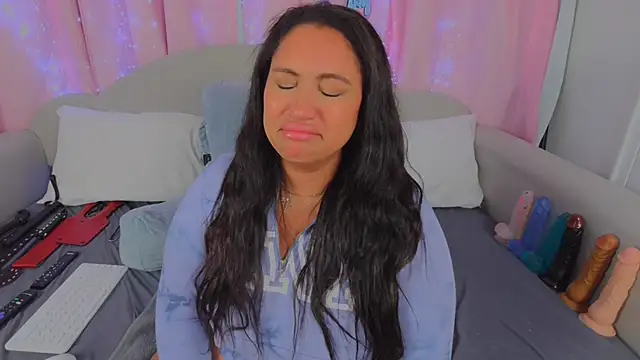 MeghanXO online show from February 9, 2025, 12:30 pm