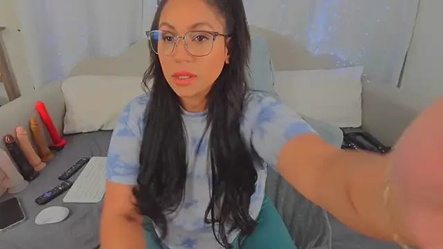 MeghanXO online show from December 21, 2025, 12:45 pm