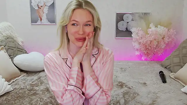 Snapshot of Veronika_Mitchel chatting on March 21, 2025, 12:29 am Veronika Mitchel online show from March 21, 2025, 12:29 am