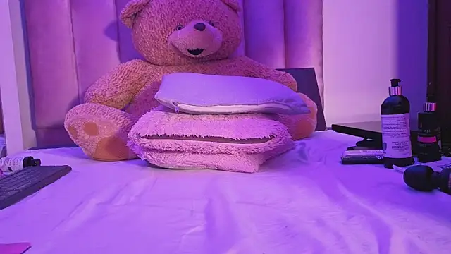 Snapshot of pameela_brown chatting on February 3, 2026, 2:53 am pameela brown online show from February 3, 2026, 2:53 am