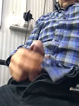 semir4282 online show from November 13, 2025, 4:39 pm