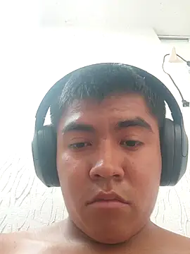 Snapshot of maximuslp chatting on January 7, 2026, 9:50 pm maximuslp online show from January 7, 2026, 9:50 pm