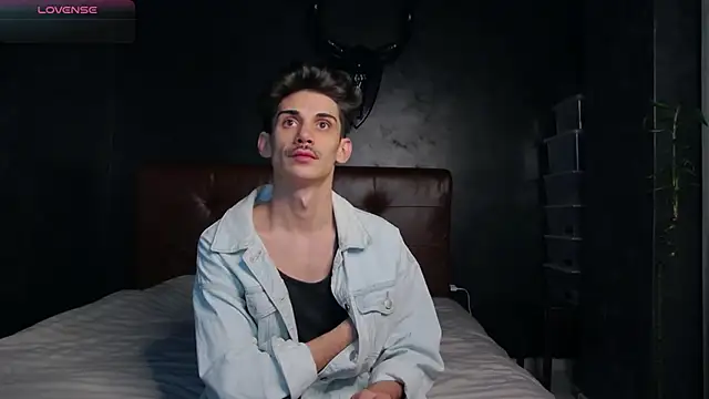 Snapshot of DanielCrush1 chatting on January 7, 2026, 5:15 pm DanielCrush1 online show from January 7, 2026, 5:15 pm