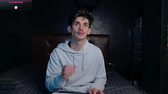 Snapshot of DanielCrush1 chatting on January 13, 2026, 7:08 pm DanielCrush1 online show from January 13, 2026, 7:08 pm