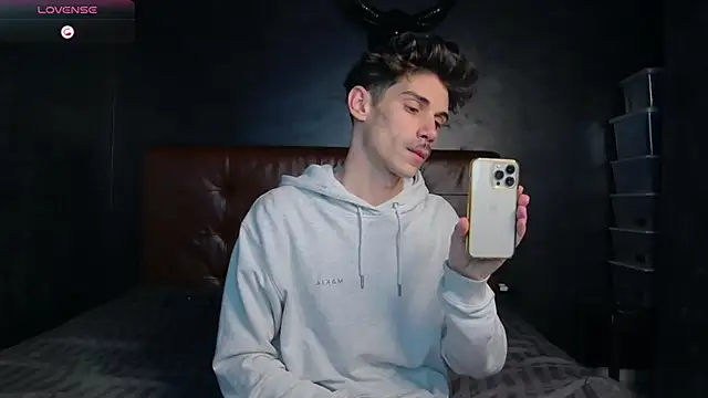 Snapshot of DanielCrush1 chatting on January 15, 2026, 2:10 pm DanielCrush1 online show from January 15, 2026, 2:10 pm