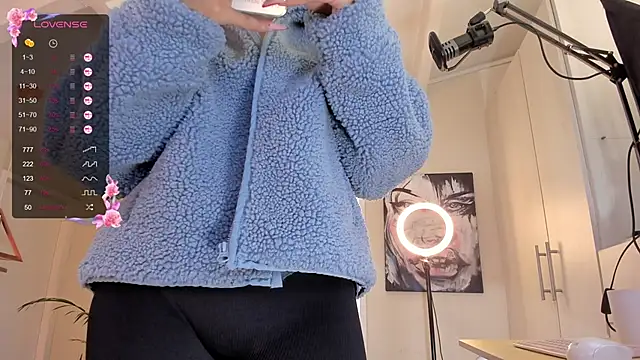 catalinasaiz online show from February 18, 2025, 1:55 pm