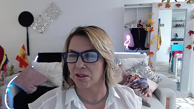 Myrnasexxx online show from February 1, 2025, 5:58 pm