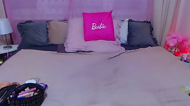 Snapshot of BustyVicky chatting on October 17, 2025, 9:28 pm BustyVicky online show from October 17, 2025, 9:28 pm