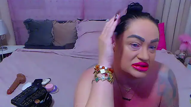 Snapshot of BustyVicky chatting on October 22, 2025, 9:14 pm BustyVicky online show from October 22, 2025, 9:14 pm