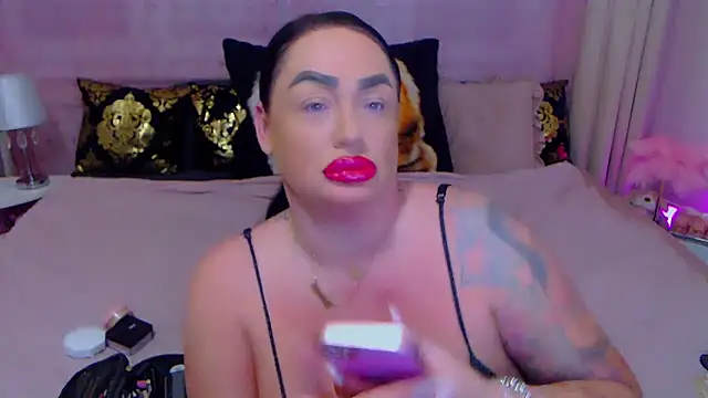 Snapshot of BustyVicky chatting on November 26, 2025, 9:27 pm BustyVicky online show from November 26, 2025, 9:27 pm