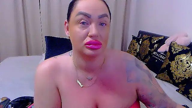 Snapshot of BustyVicky chatting on February 5, 2026, 10:03 pm BustyVicky online show from February 5, 2026, 10:03 pm