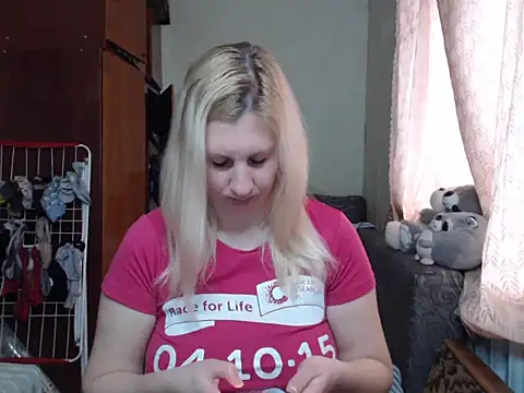 Snapshot of BustyBlond chatting on January 13, 2025, 8:58 am BustyBlond online show from January 13, 2025, 8:58 am
