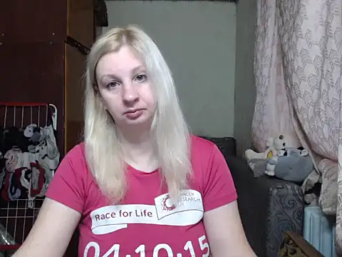 Snapshot of BustyBlond chatting on January 24, 2025, 5:42 am BustyBlond online show from January 24, 2025, 5:42 am