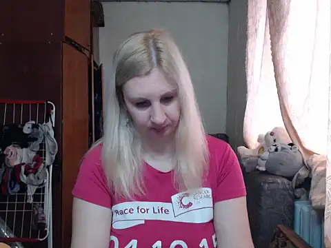 Snapshot of BustyBlond chatting on January 24, 2025, 9:39 am BustyBlond online show from January 24, 2025, 9:39 am