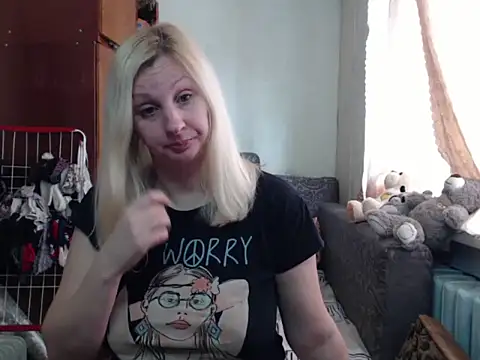 Snapshot of BustyBlond chatting on February 21, 2025, 9:45 am BustyBlond online show from February 21, 2025, 9:45 am