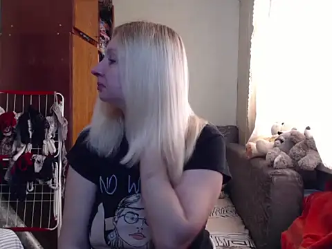 Snapshot of BustyBlond chatting on February 28, 2025, 5:26 am BustyBlond online show from February 28, 2025, 5:26 am
