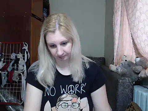 Snapshot of BustyBlond chatting on March 13, 2025, 3:17 pm BustyBlond online show from March 13, 2025, 3:17 pm