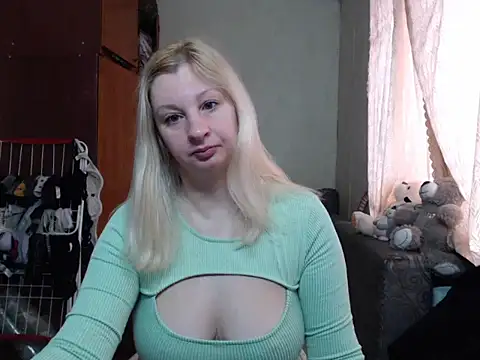 Snapshot of BustyBlond chatting on March 18, 2025, 6:03 am BustyBlond online show from March 18, 2025, 6:03 am