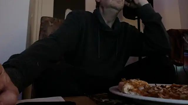 Snapshot of Cordt27 chatting on December 18, 2025, 11:00 pm Cordt27 online show from December 18, 2025, 11:00 pm