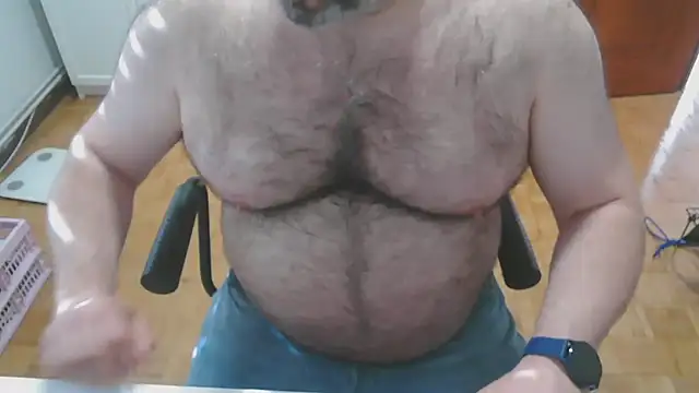 mikeyhotbear online show from May 5, 2026, 5:10 pm
