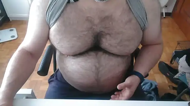 mikeyhotbear online show from May 24, 2026, 6:18 am