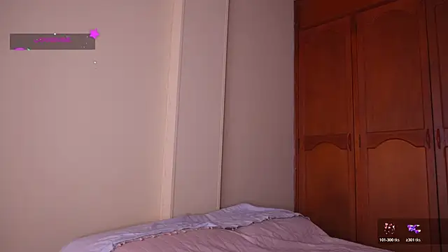 GabriSaenz online show from October 19, 2025, 1:45 pm