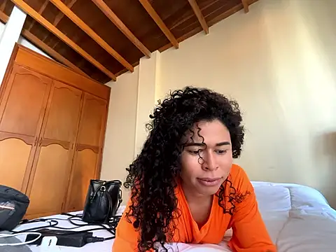 Snapshot of GabriSaenz chatting on January 16, 2026, 2:21 pm GabriSaenz online show from January 16, 2026, 2:21 pm