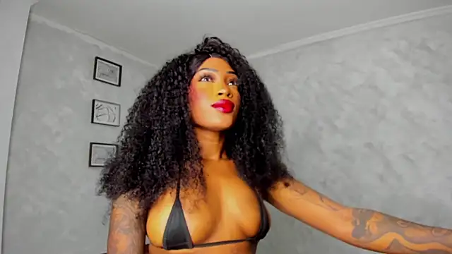 Snapshot of Emattaylor chatting on January 12, 2026, 10:42 am Emattaylor online show from January 12, 2026, 10:42 am