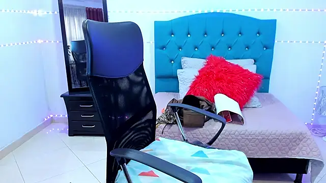 Snapshot of vaalery_sweet chatting on February 4, 2025, 10:24 pm vaalery sweet online show from February 4, 2025, 10:24 pm