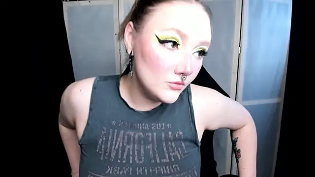 Snapshot of YourDyingBride chatting on November 18, 2025, 1:55 am YourDyingBride online show from November 18, 2025, 1:55 am