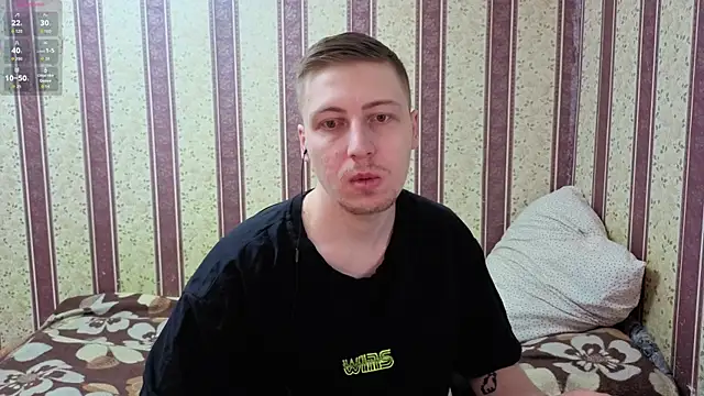 Snapshot of darienlarge chatting on January 6, 2026, 5:33 am darienlarge online show from January 6, 2026, 5:33 am